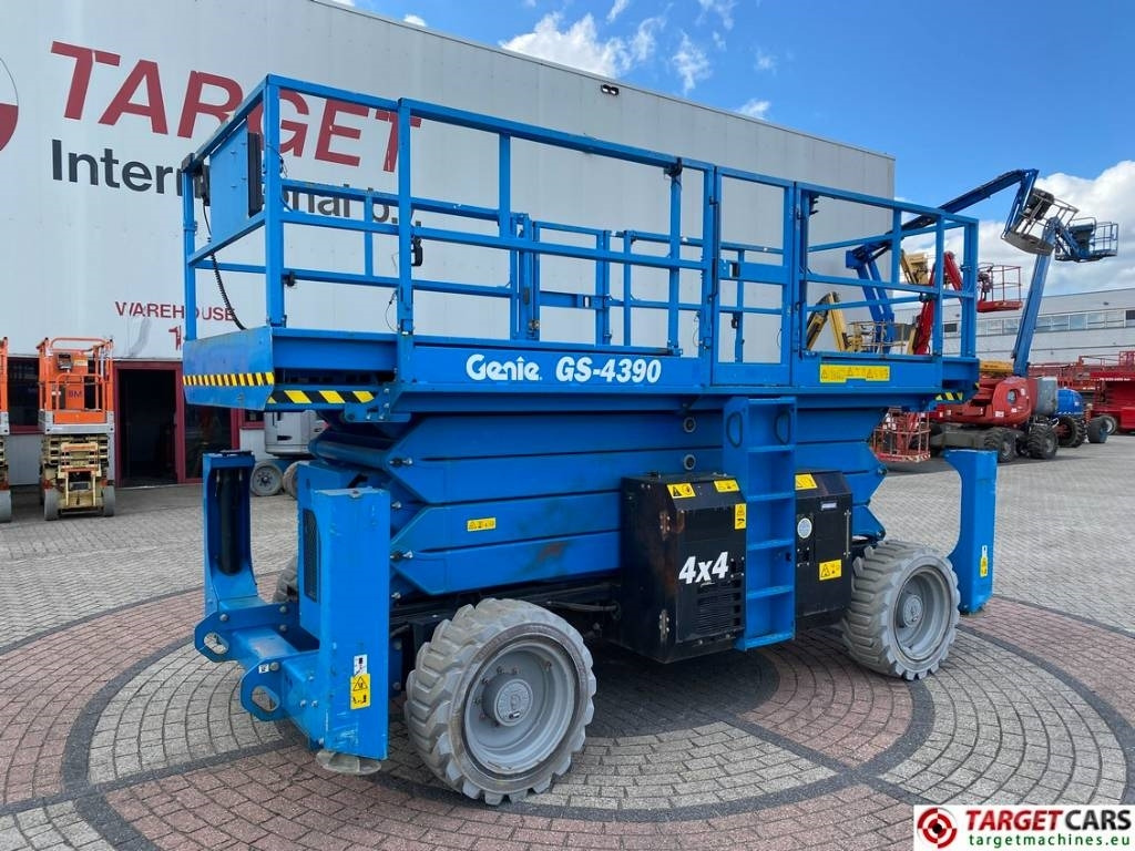 Genie GS-4390 RT LPG Scissor 4x4 Work Lift 1511cm - Scissor lift: picture 1 Genie GS-4390 RT LPG Scissor 4x4 Work Lift 1511cm - Scissor lift: picture 1