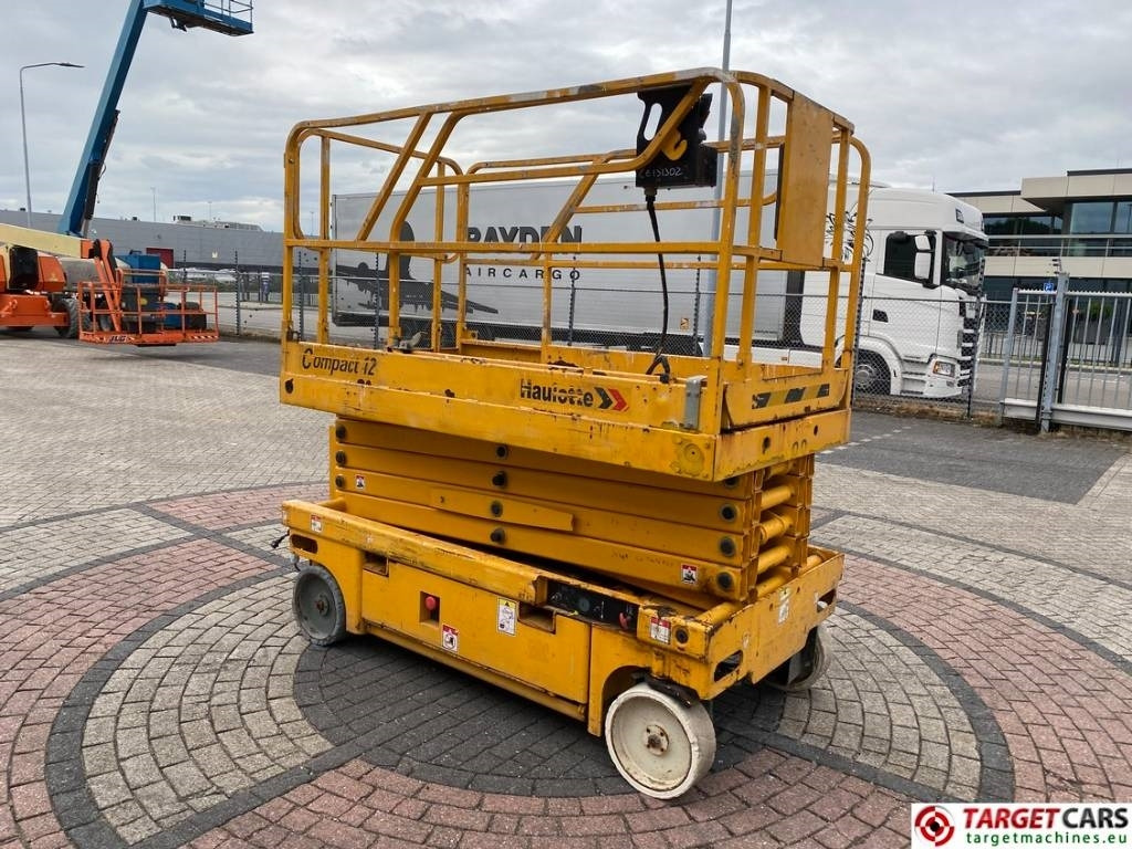 Haulotte Compact 12 Electric Scissor Work Lift 1200cm - Scissor lift: picture 2 Haulotte Compact 12 Electric Scissor Work Lift 1200cm - Scissor lift: picture 2