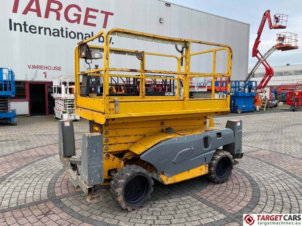 Haulotte Compact 12DX Diesel 4x4 Scissor Work Lift 1206cm - Scissor lift: picture 1 Haulotte Compact 12DX Diesel 4x4 Scissor Work Lift 1206cm - Scissor lift: picture 1