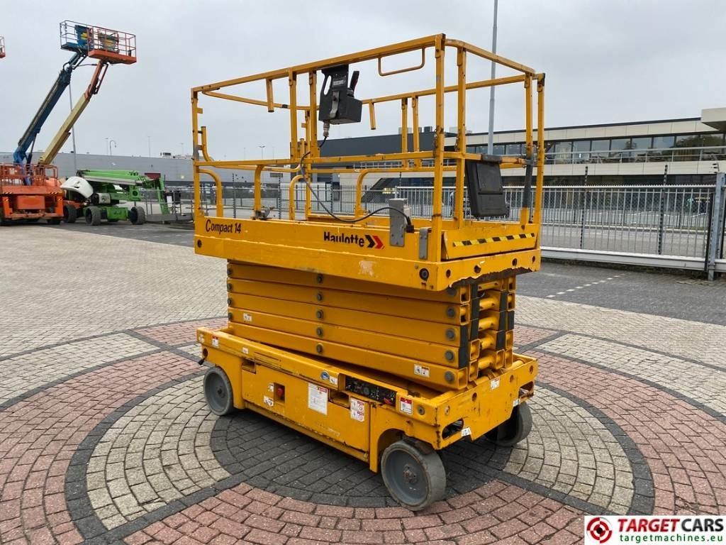 Haulotte Compact 14 Electric Scissor Work lift 1385cm - Scissor lift: picture 2 Haulotte Compact 14 Electric Scissor Work lift 1385cm - Scissor lift: picture 2