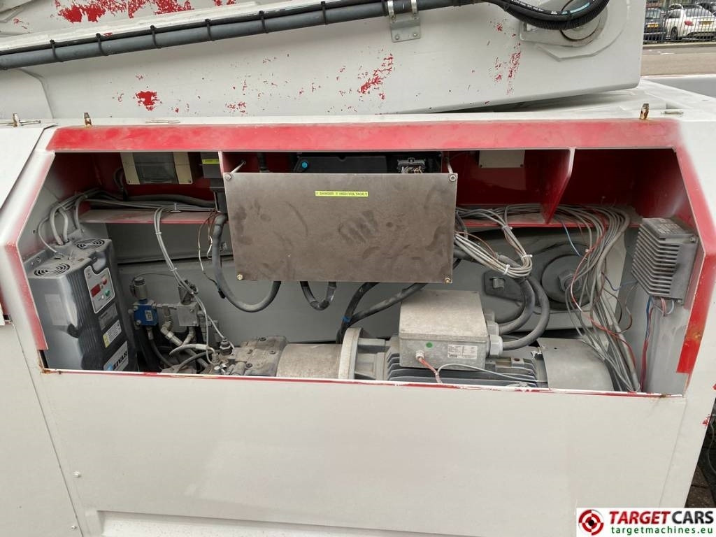 Scissor lift PB Lifttechnik S270-24E Electric 4x4 Scissor Work Lift 2725cm: picture 13 Scissor lift PB Lifttechnik S270-24E Electric 4x4 Scissor Work Lift 2725cm: picture 13