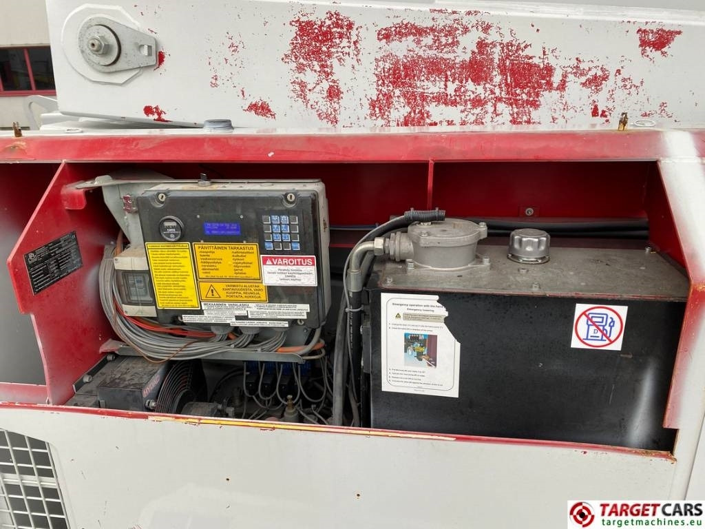 Scissor lift PB Lifttechnik S270-24E Electric 4x4 Scissor Work Lift 2725cm: picture 12 Scissor lift PB Lifttechnik S270-24E Electric 4x4 Scissor Work Lift 2725cm: picture 12