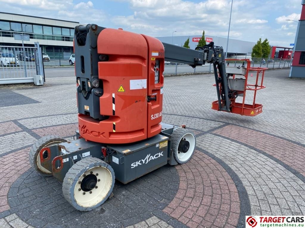 SkyJack SJ30 ARJE Articulated Electric Boom Work Lift 11M - Articulated boom: picture 3 SkyJack SJ30 ARJE Articulated Electric Boom Work Lift 11M - Articulated boom: picture 3