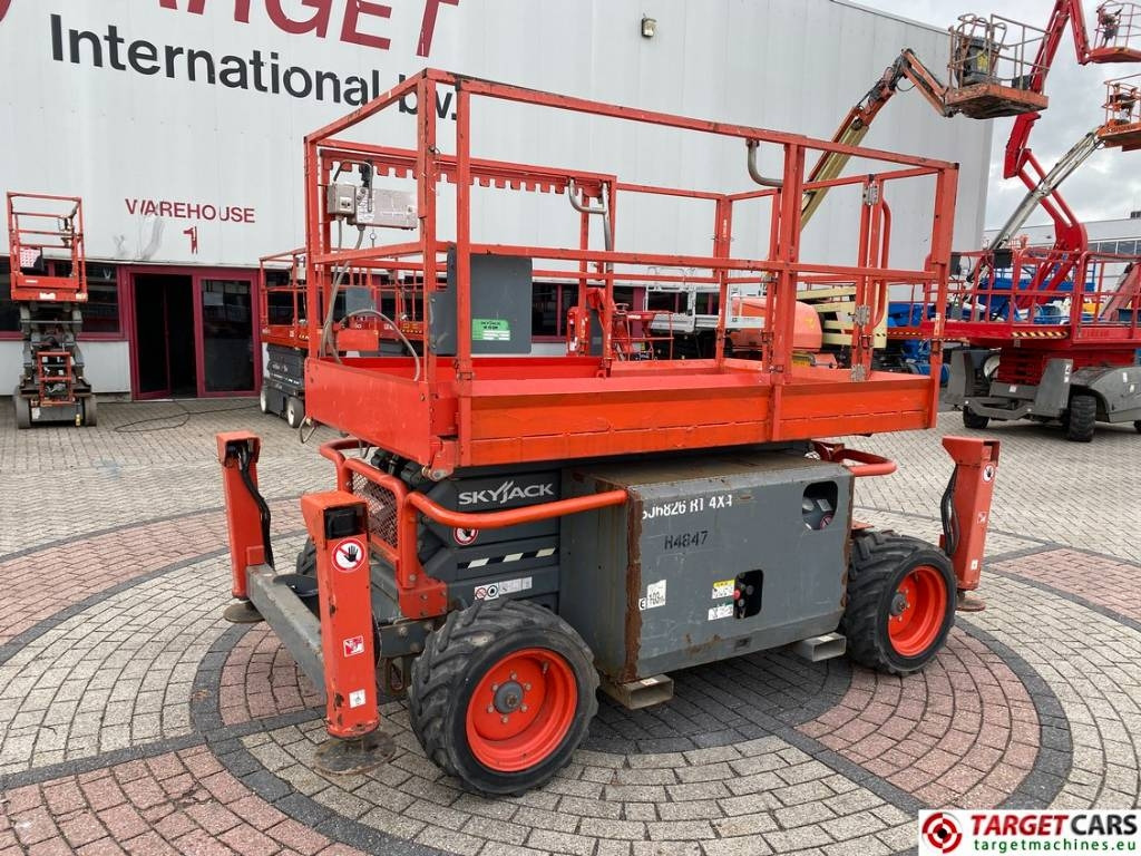SkyJack SJ6826RT Diesel 4x4 Scissor Work Lift 992cm - Scissor lift: picture 1 SkyJack SJ6826RT Diesel 4x4 Scissor Work Lift 992cm - Scissor lift: picture 1