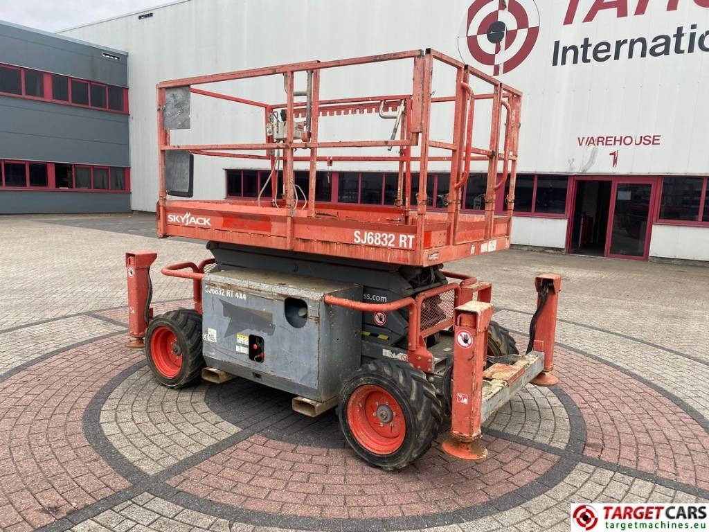 SkyJack SJ6832 RT Diesel 4x4 Scissor Work Lift 1180cm - Scissor lift: picture 4 SkyJack SJ6832 RT Diesel 4x4 Scissor Work Lift 1180cm - Scissor lift: picture 4