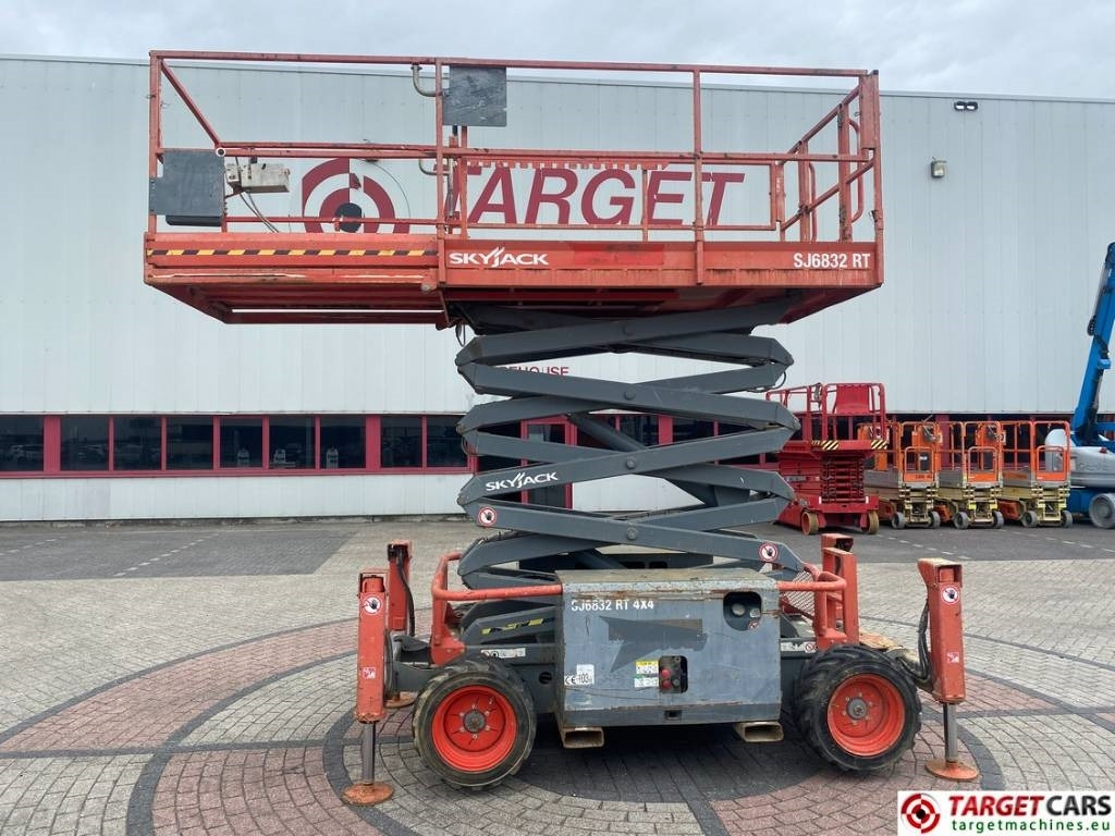 SkyJack SJ6832 RT Diesel 4x4 Scissor Work Lift 1180cm - Scissor lift: picture 5 SkyJack SJ6832 RT Diesel 4x4 Scissor Work Lift 1180cm - Scissor lift: picture 5