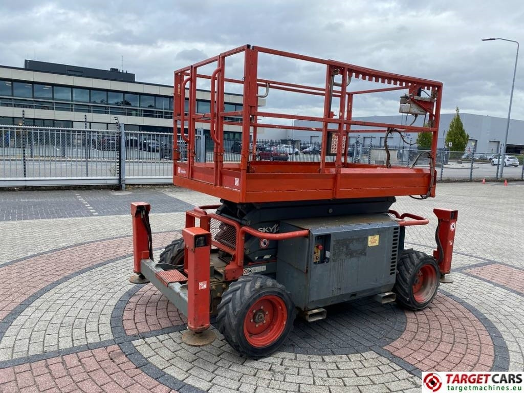 SkyJack SJ6832RT Diesel 4x4 Scissor 6832 Work Lift 1180cm - Scissor lift: picture 3 SkyJack SJ6832RT Diesel 4x4 Scissor 6832 Work Lift 1180cm - Scissor lift: picture 3