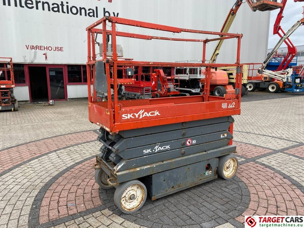 SkyJack SJIII-3226 Electric 3226 Scissor Work Lift 990cm  - Scissor lift: picture 1 SkyJack SJIII-3226 Electric 3226 Scissor Work Lift 990cm  - Scissor lift: picture 1