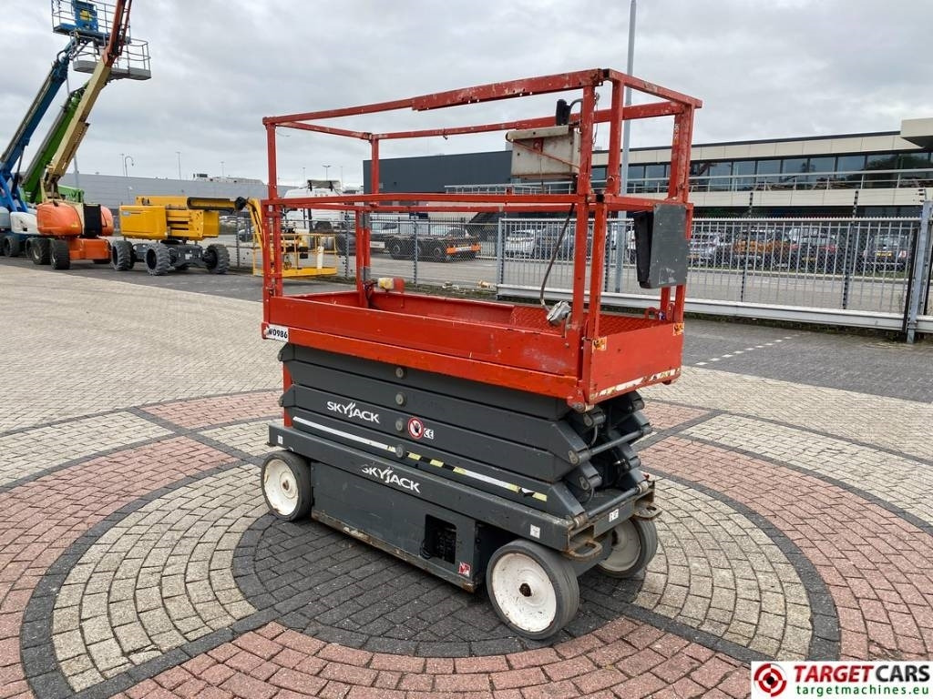 SkyJack SJIII-3226 Electric 3226 Scissor Work Lift 990cm  - Scissor lift: picture 2 SkyJack SJIII-3226 Electric 3226 Scissor Work Lift 990cm  - Scissor lift: picture 2