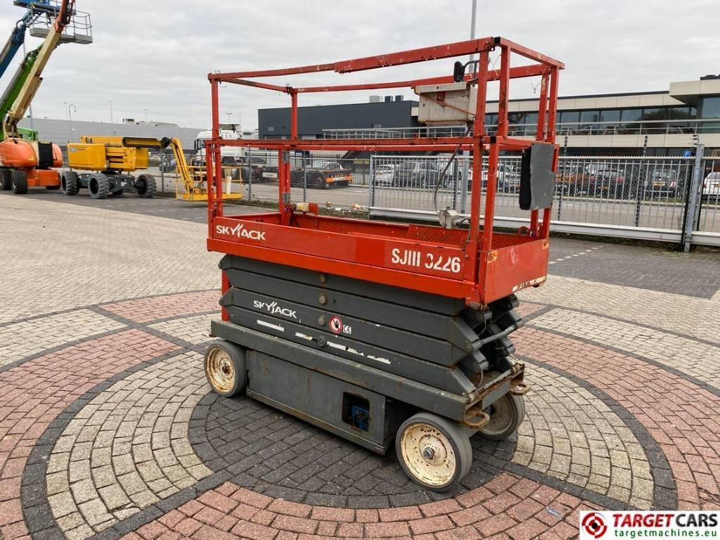 SkyJack SJIII-3226 Electric 3226 Scissor Work Lift 990cm  - Scissor lift: picture 2 SkyJack SJIII-3226 Electric 3226 Scissor Work Lift 990cm  - Scissor lift: picture 2