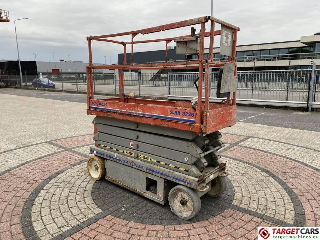 SkyJack SJIII-3226 Electric Scissor Work Lift 990cm - Scissor lift: picture 2 SkyJack SJIII-3226 Electric Scissor Work Lift 990cm - Scissor lift: picture 2