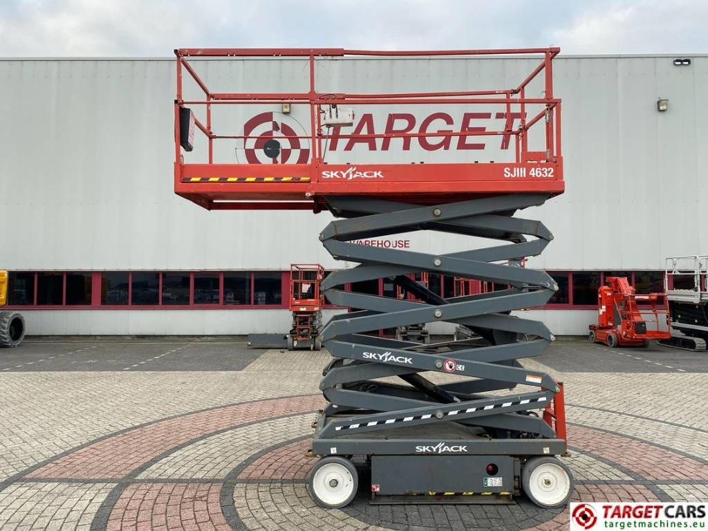SkyJack SJIII-4632 Electric 4632 Scissor Work Lift 1170cm  - Scissor lift: picture 5 SkyJack SJIII-4632 Electric 4632 Scissor Work Lift 1170cm  - Scissor lift: picture 5