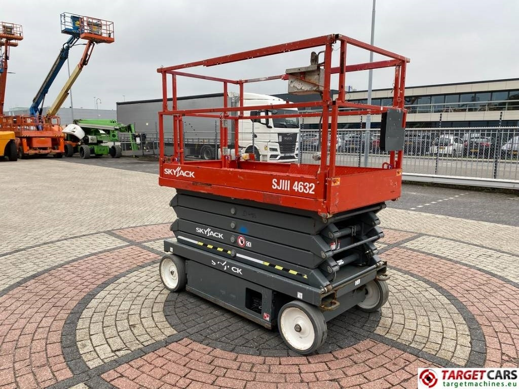SkyJack SJIII-4632 Electric 4632 Scissor Work Lift 1170cm  - Scissor lift: picture 2 SkyJack SJIII-4632 Electric 4632 Scissor Work Lift 1170cm  - Scissor lift: picture 2