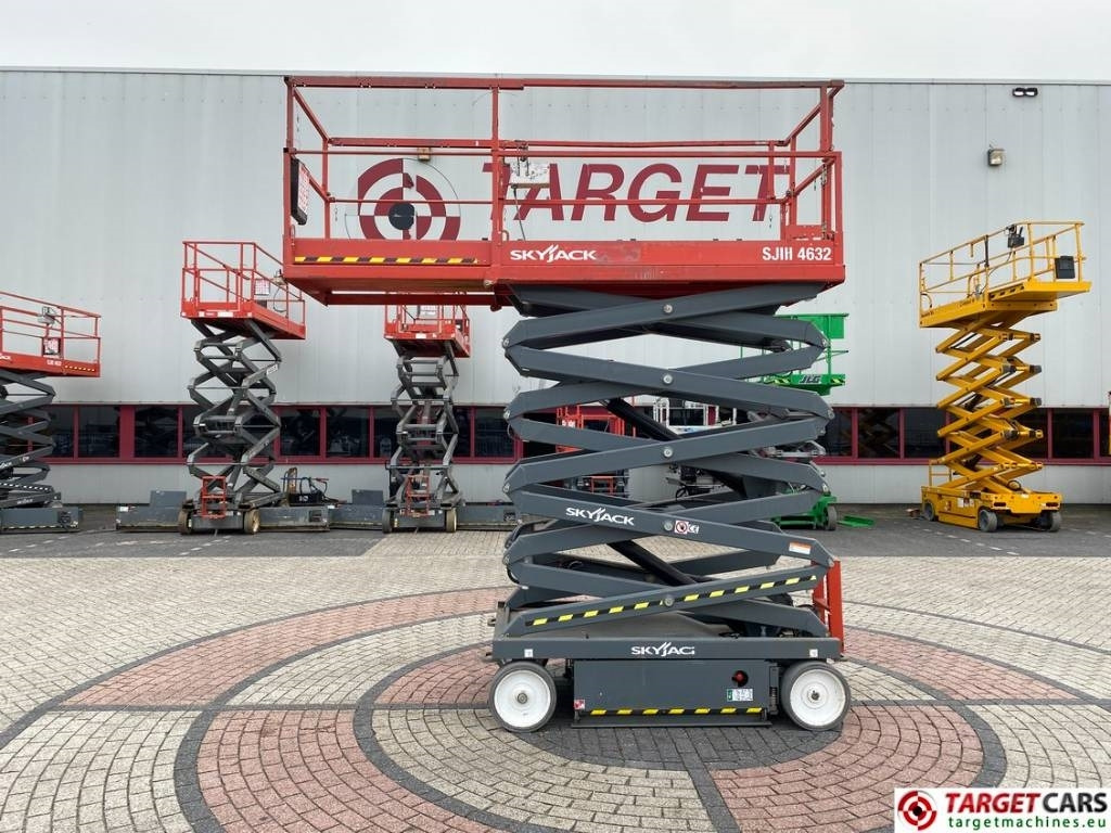 SkyJack SJIII-4632 Electric 4632 Scissor Work Lift 1170cm - Scissor lift: picture 5 SkyJack SJIII-4632 Electric 4632 Scissor Work Lift 1170cm - Scissor lift: picture 5