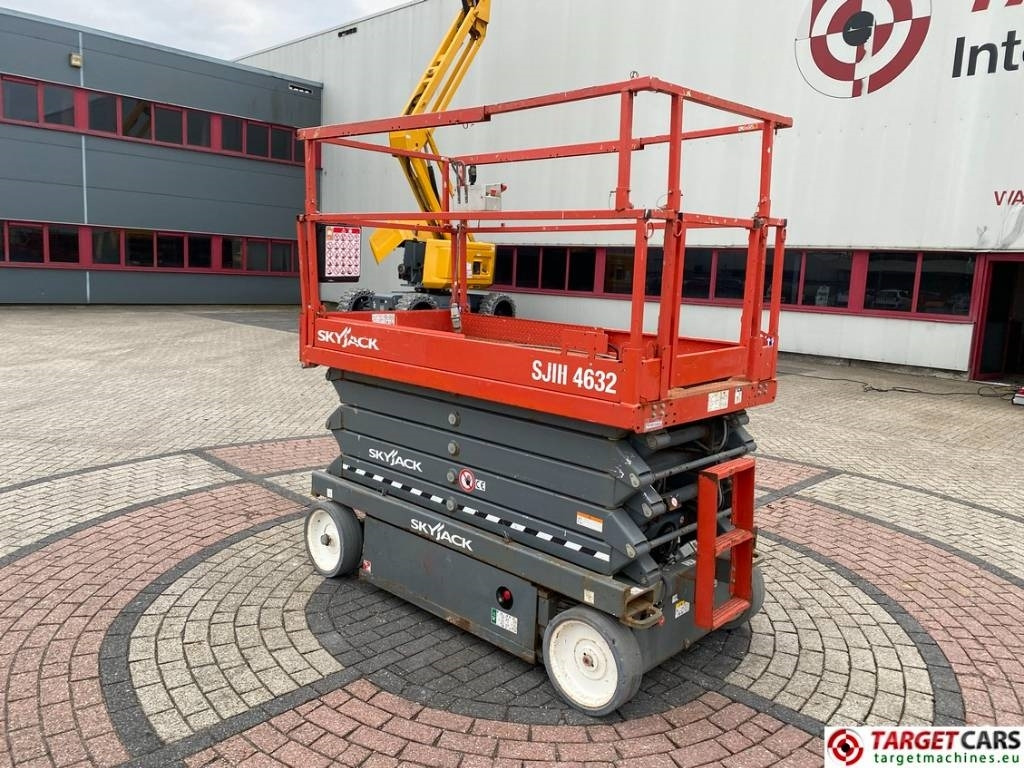 SkyJack SJIII-4632 Electric 4632 Scissor Work Lift 1170cm  - Scissor lift: picture 4 SkyJack SJIII-4632 Electric 4632 Scissor Work Lift 1170cm  - Scissor lift: picture 4