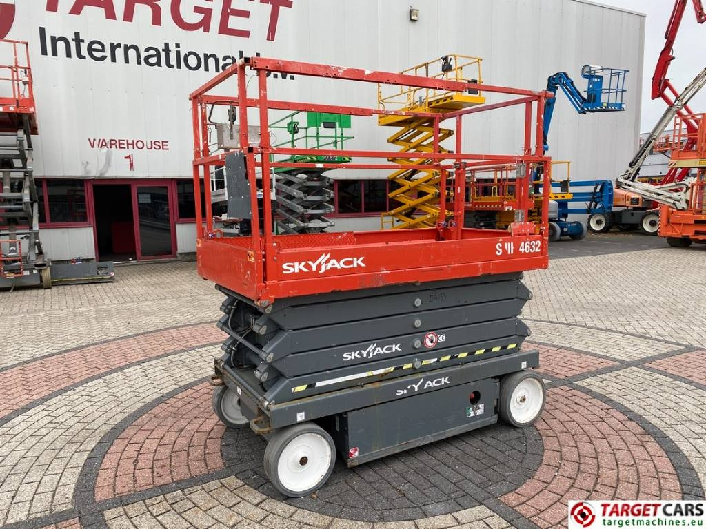 SkyJack SJIII-4632 Electric 4632 Scissor Work Lift 1170cm  - Scissor lift: picture 1 SkyJack SJIII-4632 Electric 4632 Scissor Work Lift 1170cm  - Scissor lift: picture 1