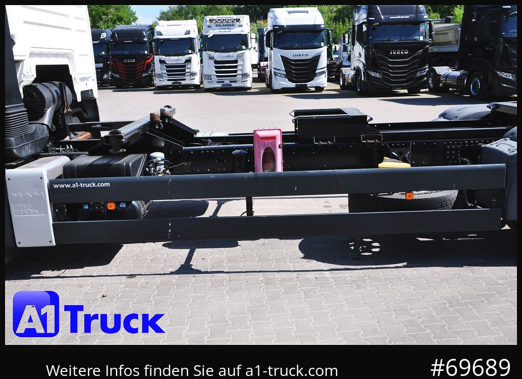 MAN TGA 18,360, BDF, 7,45, 5 Sitzer, 190 tkm - Container transporter/ Swap body truck: picture 2 MAN TGA 18,360, BDF, 7,45, 5 Sitzer, 190 tkm - Container transporter/ Swap body truck: picture 2