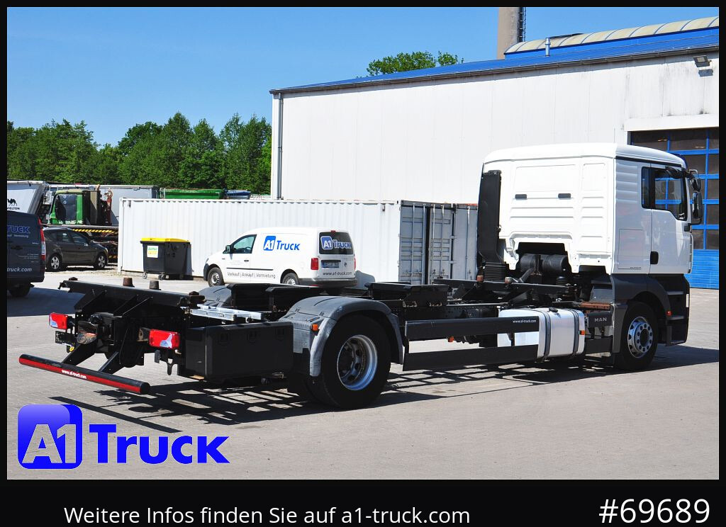 Container transporter/ Swap body truck MAN TGA 18,360, BDF, 7,45, 5 Sitzer, 190 tkm: picture 9