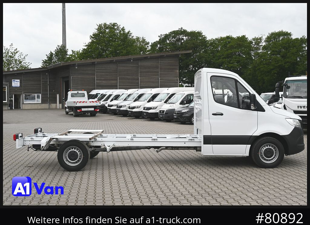 New Cab chassis truck MERCEDES-BENZ Sprinter 317 CDI Fahrgestell, NEU, Klima, Tempomat: picture 8