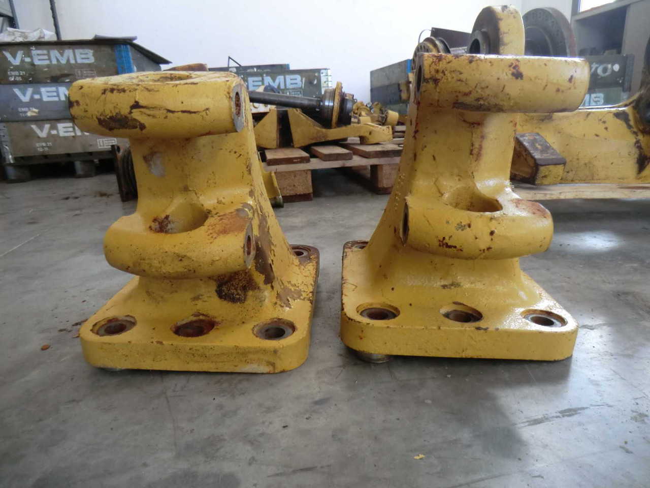 Caterpillar 735 Supporto barra equilibratrice centrale e posteriore - Body and exterior for Construction machinery: picture 2 Caterpillar 735 Supporto barra equilibratrice centrale e posteriore - Body and exterior for Construction machinery: picture 2