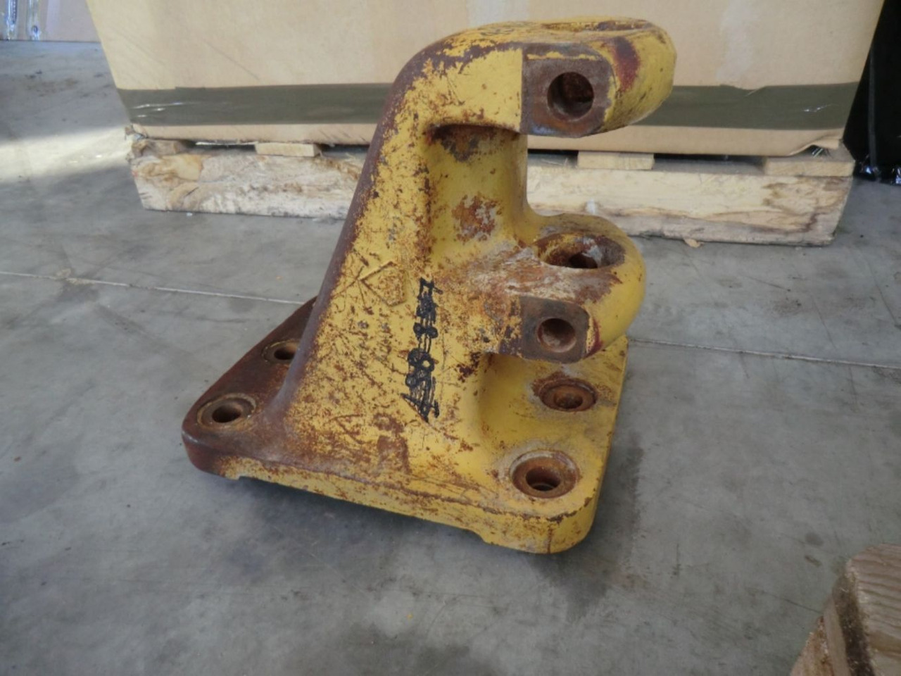 Caterpillar 735 Supporto barra equilibratrice frontale - Body and exterior for Construction machinery: picture 2 Caterpillar 735 Supporto barra equilibratrice frontale - Body and exterior for Construction machinery: picture 2