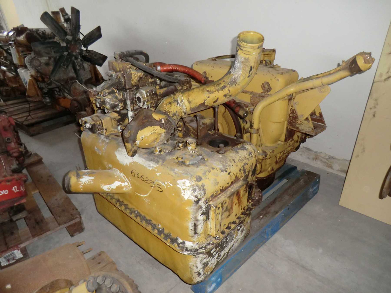 Caterpillar 966F II SERBATOIO - Body and exterior for Construction machinery: picture 5 Caterpillar 966F II SERBATOIO - Body and exterior for Construction machinery: picture 5