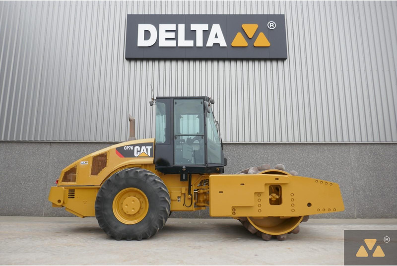 Caterpillar CP76 - Roller: picture 2 Caterpillar CP76 - Roller: picture 2