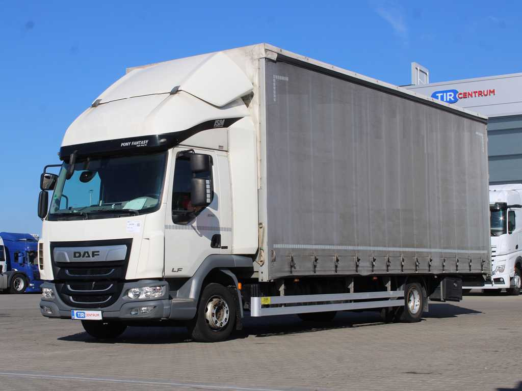 DAF LF 210, EURO 6, SLEEPING BODY - Curtainsider truck: picture 1 DAF LF 210, EURO 6, SLEEPING BODY - Curtainsider truck: picture 1