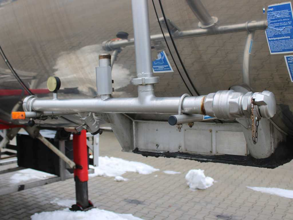 Tank semi-trailer Feldbinder TSA, LIFT AXLE, 32 m³: picture 6 Tank semi-trailer Feldbinder TSA, LIFT AXLE, 32 m³: picture 6