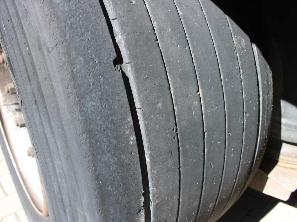 Curtainsider semi-trailer Kögel SN 24 MEGA, SAF, LOWDECK, LIFT AXLE, LIFTING ROOF, MULTILOCK: picture 11 Curtainsider semi-trailer Kögel SN 24 MEGA, SAF, LOWDECK, LIFT AXLE, LIFTING ROOF, MULTILOCK: picture 11