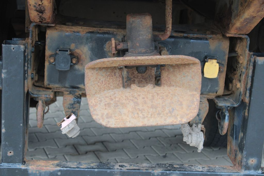 Dropside/ Flatbed truck, Crane truck LIAZ 18.23,CRANE NJ SR-70 PT,BEACONS: picture 6