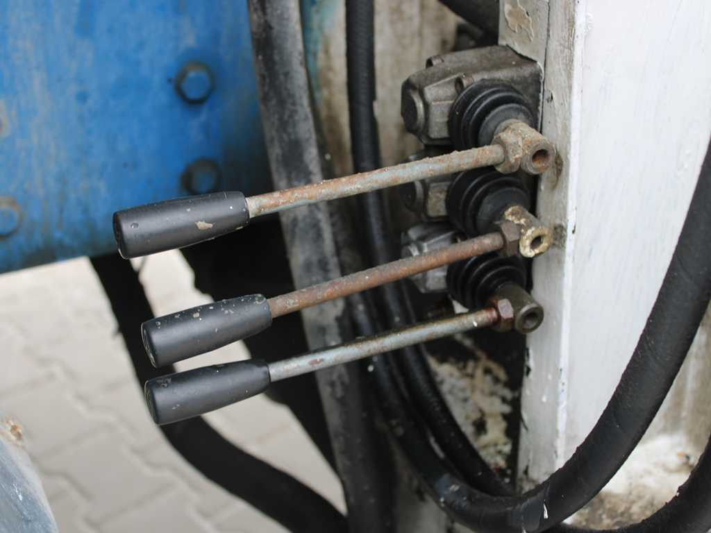 Mixer pump truck Renault KERAX 420, EURO 3, 7m3, 8X4, CIFA MAGNUM MK 24.4 CONCRETE PUMP: picture 12