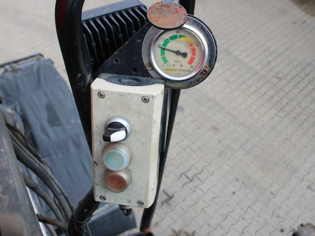 Tractor unit MAN TGS 33.500, 6X6, EURO 6, RETARDER, PALFINGER HYDRAULIC ARM Q170Z96: picture 10 Tractor unit MAN TGS 33.500, 6X6, EURO 6, RETARDER, PALFINGER HYDRAULIC ARM Q170Z96: picture 10