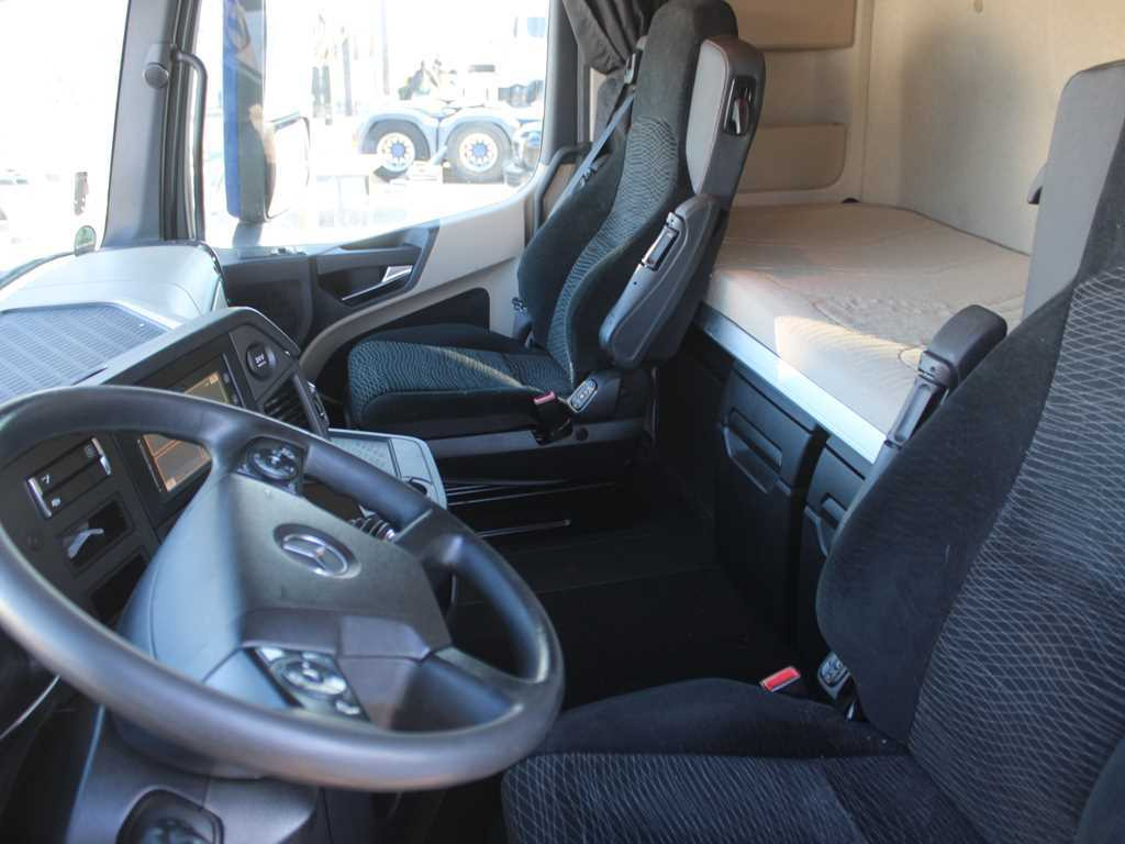 Tractor unit Mercedes-Benz Actros 1848, EURO 6, LOWDECK, PNEU 80%: picture 8