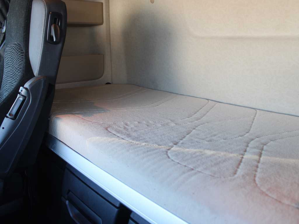 Tractor unit Mercedes-Benz Actros 1848, EURO 6, LOWDECK, PNEU 80%: picture 13