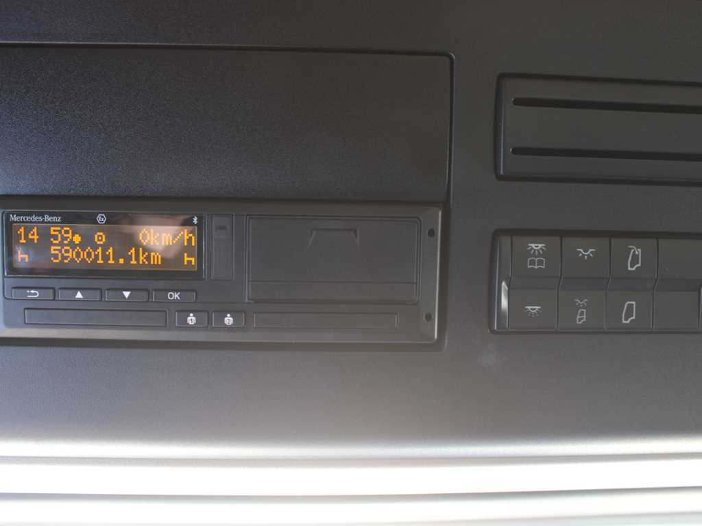 Tractor unit Mercedes-Benz Actros 1848, EURO 6, LOWDECK, PNEU 80%: picture 16