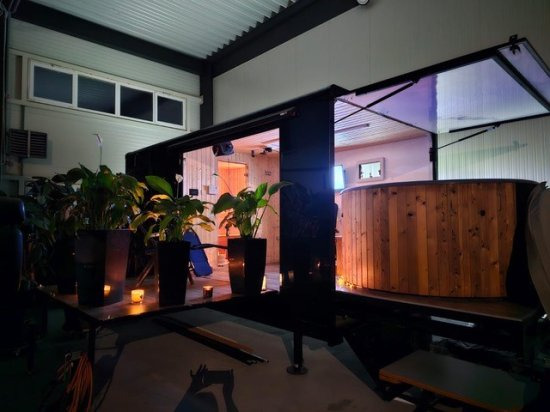 Izabella Wellnessanhänger mit Sauna und Whirlpool, Stromaggregat - Caravan: picture 2 Izabella Wellnessanhänger mit Sauna und Whirlpool, Stromaggregat - Caravan: picture 2