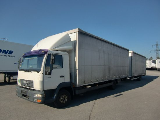 MAN LE 8.220 4x2 BL Planenaufbau + Anhänger Komplettzug - Curtainsider truck: picture 3 MAN LE 8.220 4x2 BL Planenaufbau + Anhänger Komplettzug - Curtainsider truck: picture 3