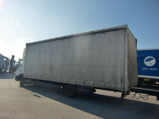 MAN LE 8.220 4x2 BL Planenaufbau + Anhänger Komplettzug - Curtainsider truck: picture 4 MAN LE 8.220 4x2 BL Planenaufbau + Anhänger Komplettzug - Curtainsider truck: picture 4