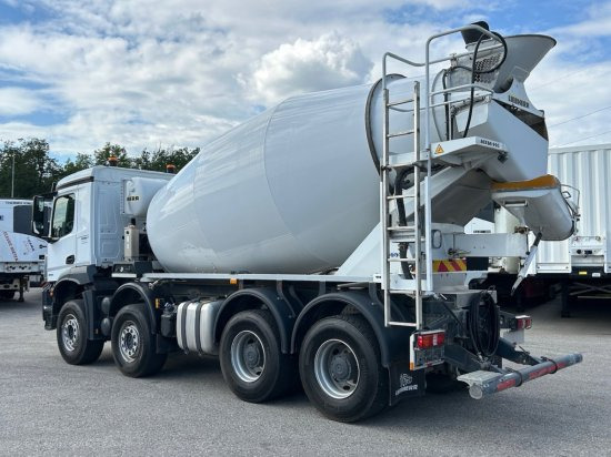Mercedes-Benz Arocs 3743, 8x4 Betonmischer, Euro 6, 9m³ Liebherr Mischer - Concrete mixer truck: picture 4 Mercedes-Benz Arocs 3743, 8x4 Betonmischer, Euro 6, 9m³ Liebherr Mischer - Concrete mixer truck: picture 4
