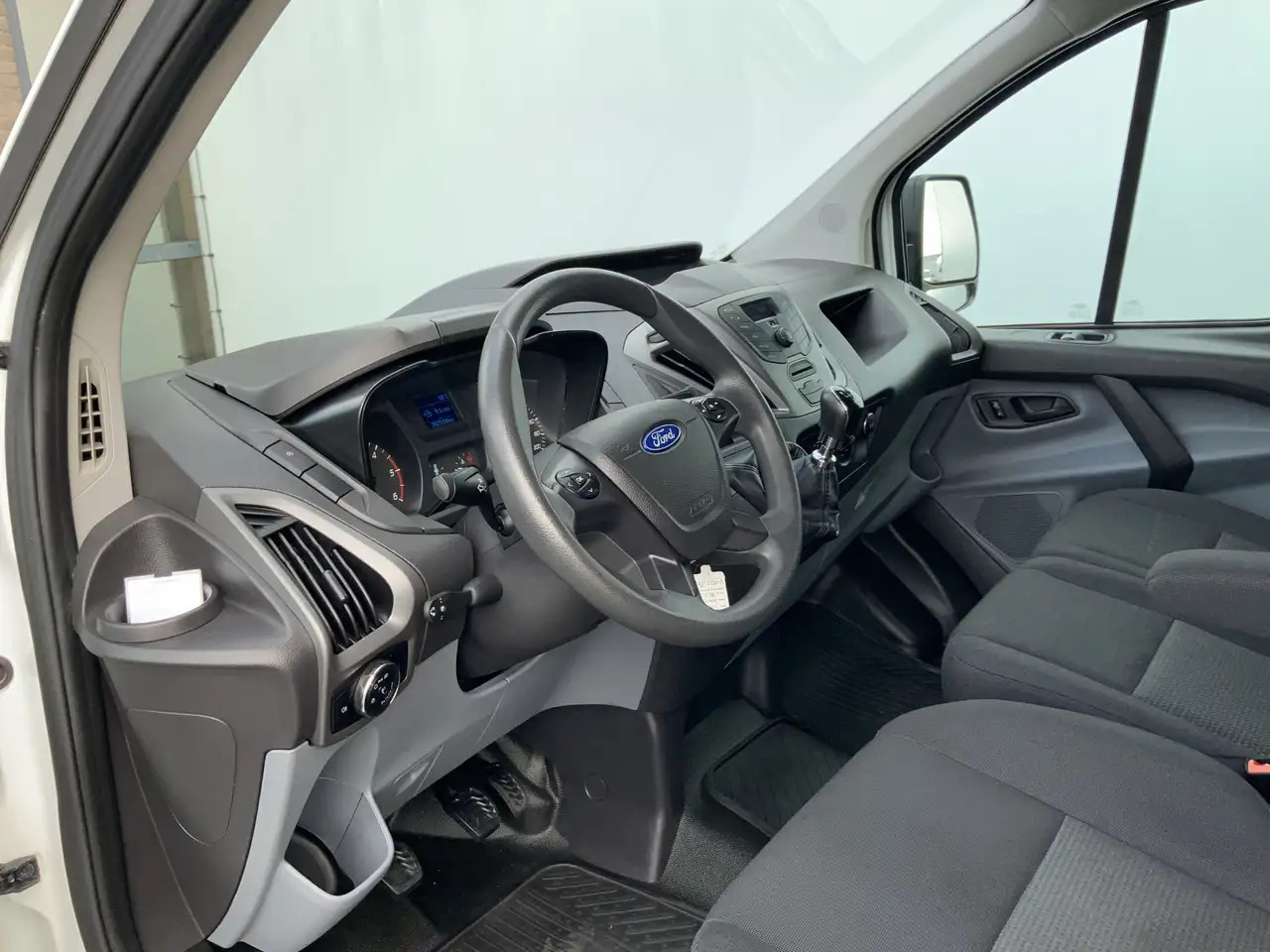 Ford Transit Custom 270 2.2 TDCI L1H1 Economy Edition Airco Cruise 3 Z - Panel van: picture 5 Ford Transit Custom 270 2.2 TDCI L1H1 Economy Edition Airco Cruise 3 Z - Panel van: picture 5