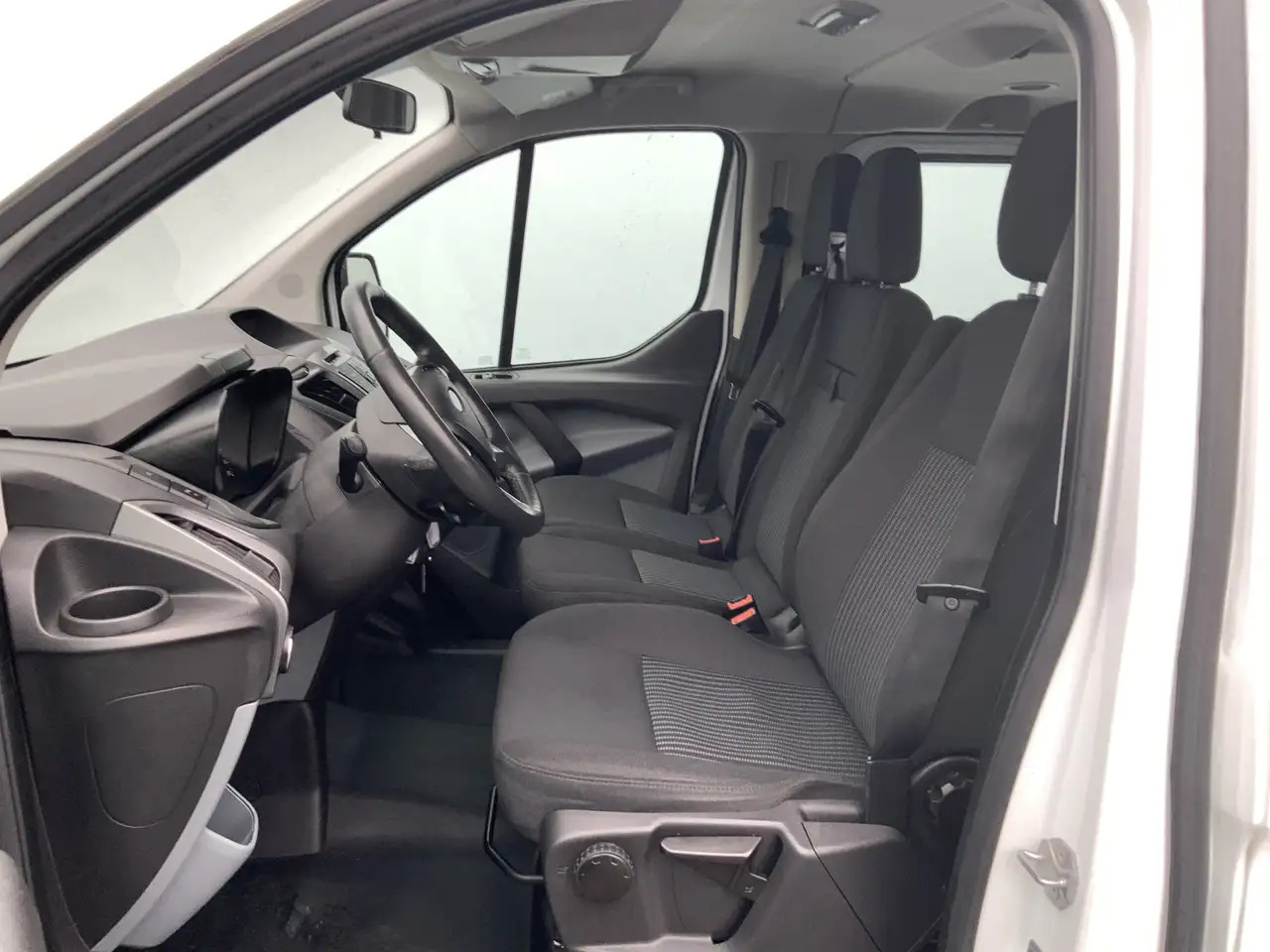 Ford Transit Custom TURBOPROBLEEM 300 2.2 TDCI L2H1 - Passenger van: picture 4 Ford Transit Custom TURBOPROBLEEM 300 2.2 TDCI L2H1 - Passenger van: picture 4