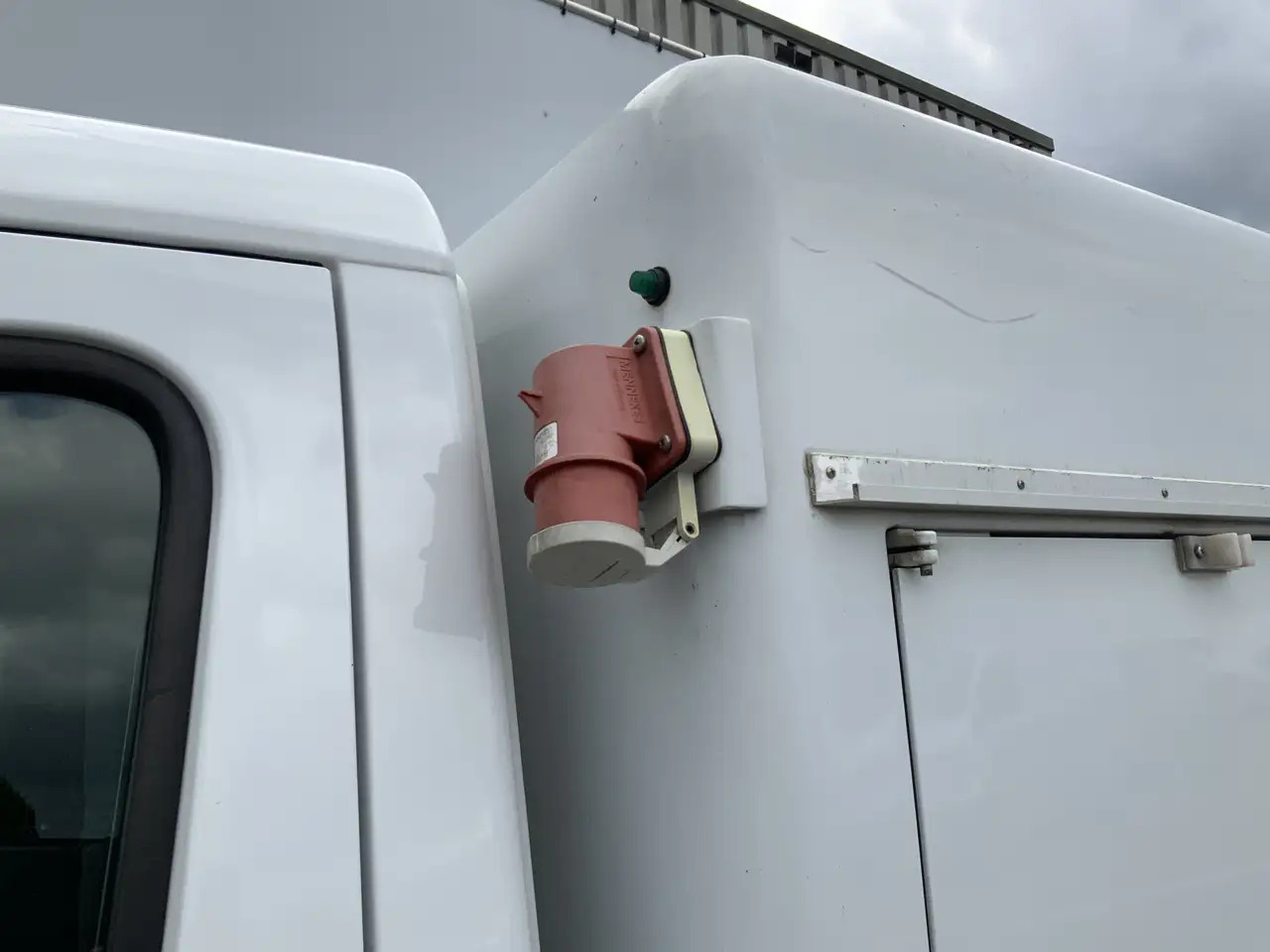 Mercedes-Benz Sprinter 310 2.2 CDI 366 ijswagen 40 gr _0 Deuren 10 Euro 5 - Refrigerated van: picture 3 Mercedes-Benz Sprinter 310 2.2 CDI 366 ijswagen 40 gr _0 Deuren 10 Euro 5 - Refrigerated van: picture 3