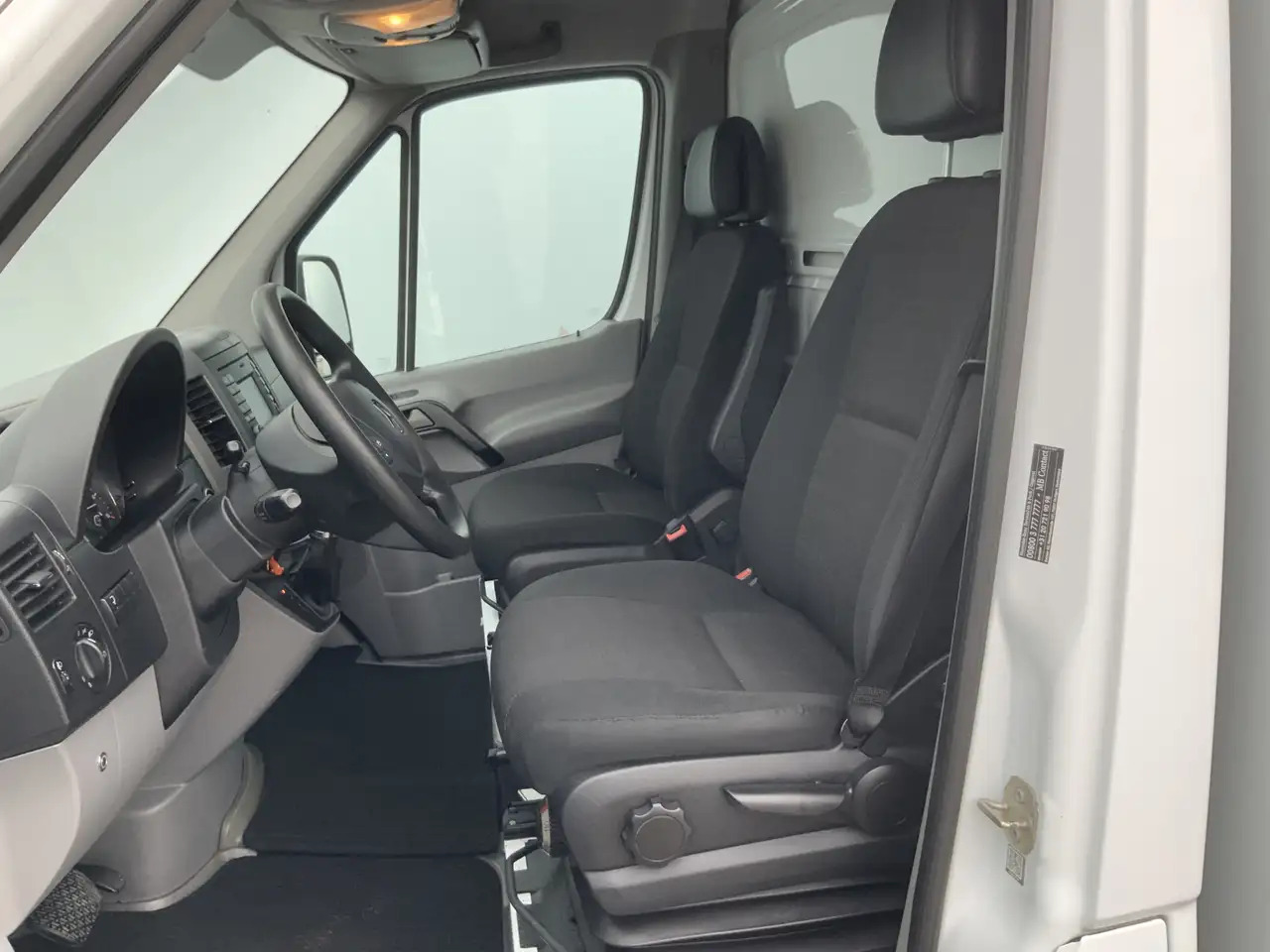Mercedes-Benz Sprinter 416 2.2 BlueTEC 366 Meubelbak & Lift Automaat Airc - Box van: picture 4 Mercedes-Benz Sprinter 416 2.2 BlueTEC 366 Meubelbak & Lift Automaat Airc - Box van: picture 4