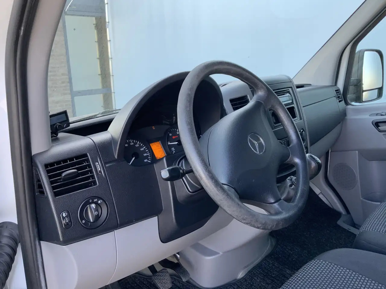 Mercedes-Benz Sprinter 515 2.2 CDI 432 Meubelbak 5,10 MTR.&Deuren Airco 3 - Box van: picture 5 Mercedes-Benz Sprinter 515 2.2 CDI 432 Meubelbak 5,10 MTR.&Deuren Airco 3 - Box van: picture 5
