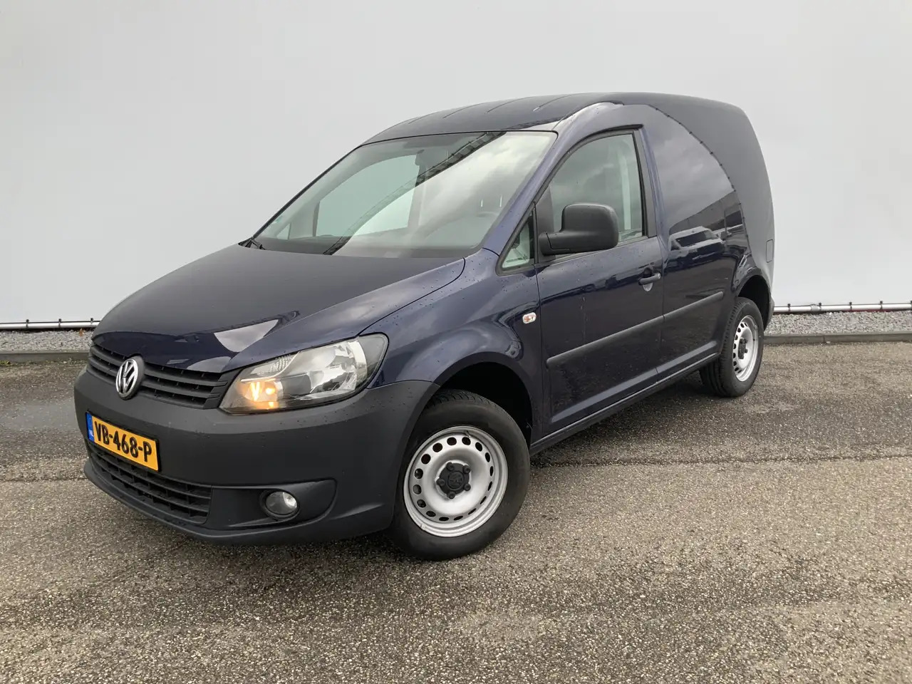 Volkswagen Caddy 1.6 TDI Airco Trekhaak 1400 kg Euro 5 - Small van: picture 1 Volkswagen Caddy 1.6 TDI Airco Trekhaak 1400 kg Euro 5 - Small van: picture 1
