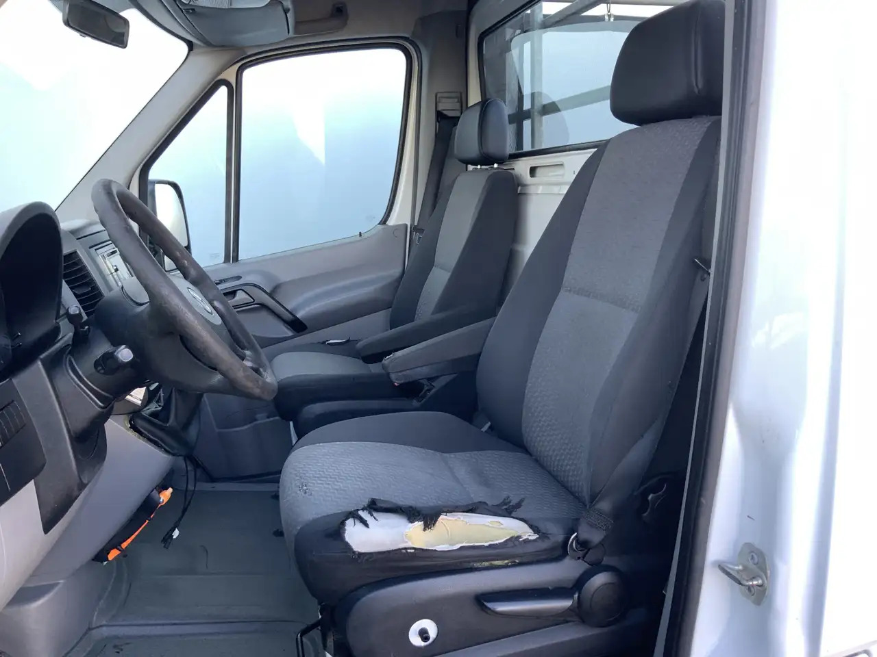 Volkswagen Crafter 50 2.0 TDI L2H1Pick Up Airco Cruise Trekhaak 3500 - Open body delivery van: picture 4 Volkswagen Crafter 50 2.0 TDI L2H1Pick Up Airco Cruise Trekhaak 3500 - Open body delivery van: picture 4