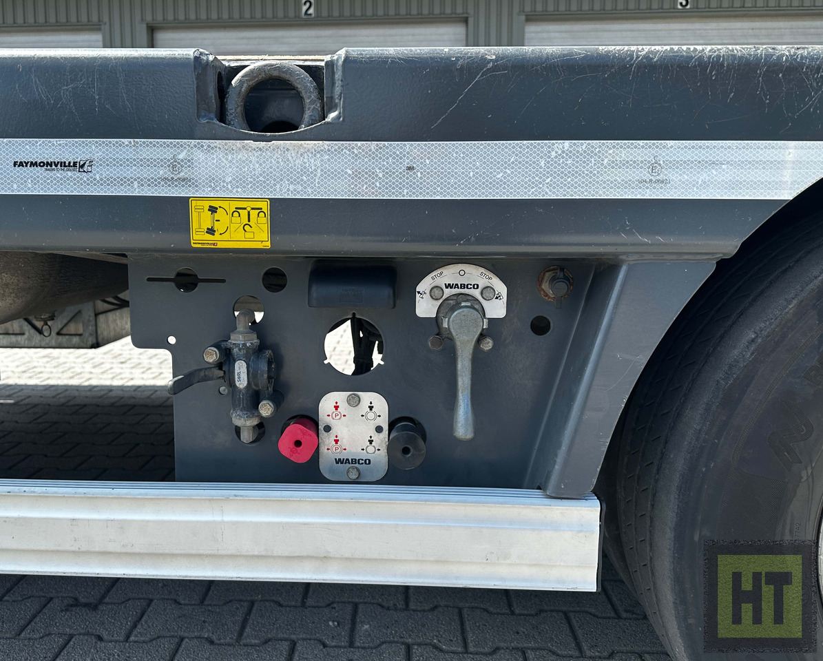 Faymonville 3-Achs-Semi mit hydr. Ladeboden und hydr. Rampen mit Holzbelag - Low loader semi-trailer: picture 5 Faymonville 3-Achs-Semi mit hydr. Ladeboden und hydr. Rampen mit Holzbelag - Low loader semi-trailer: picture 5