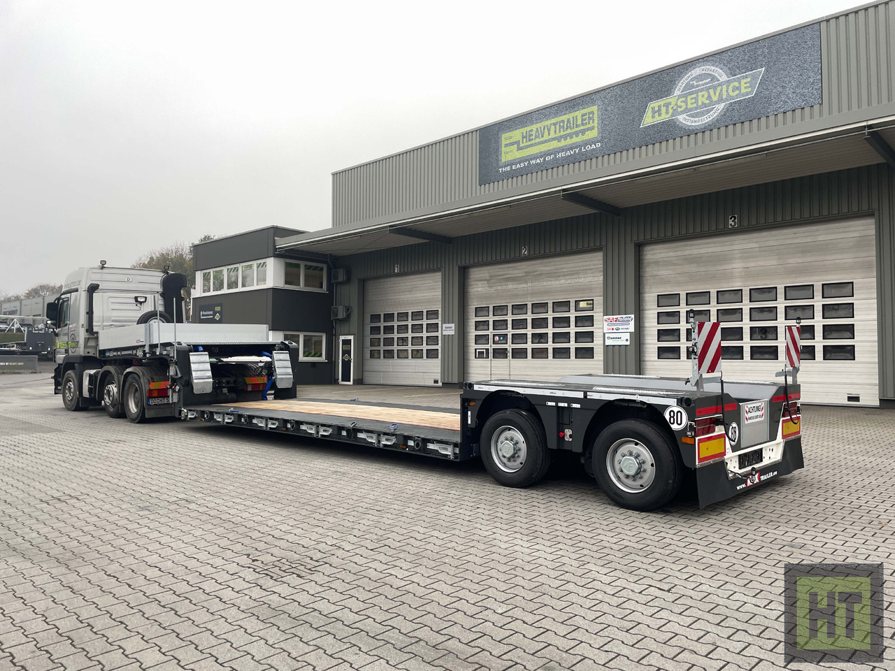 Faymonville MAX Trailer 2-Achs-Tiefbett mit Pendelachsen - Low loader semi-trailer: picture 1 Faymonville MAX Trailer 2-Achs-Tiefbett mit Pendelachsen - Low loader semi-trailer: picture 1