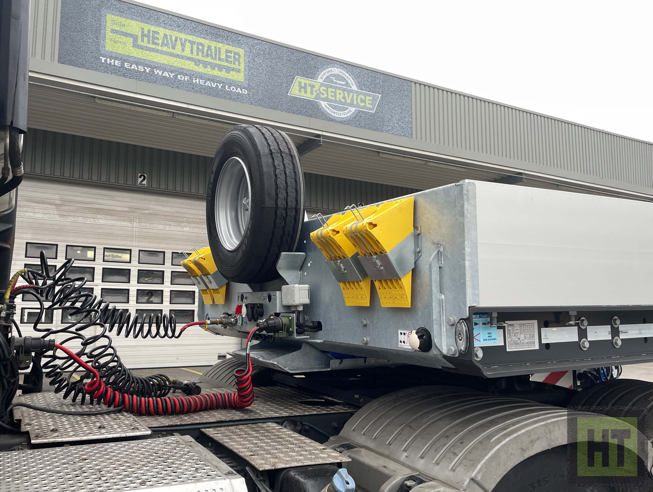 Faymonville MAX Trailer 2-Achs-Tiefbett mit Pendelachsen - Low loader semi-trailer: picture 3 Faymonville MAX Trailer 2-Achs-Tiefbett mit Pendelachsen - Low loader semi-trailer: picture 3